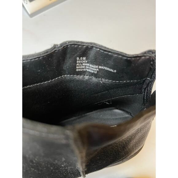 NWOB Dolcetta Black Faux Leather Heeled Back-Zip Ankle Booties Women's Size 9.5 - Picture 6 of 6